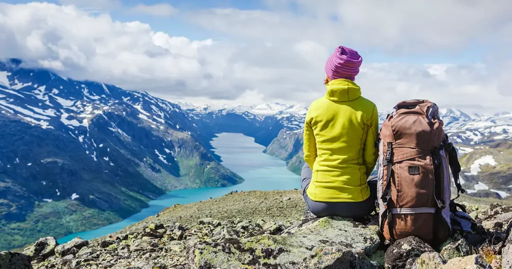 best-norway-hike-besseggen-ridge-yotunheimen