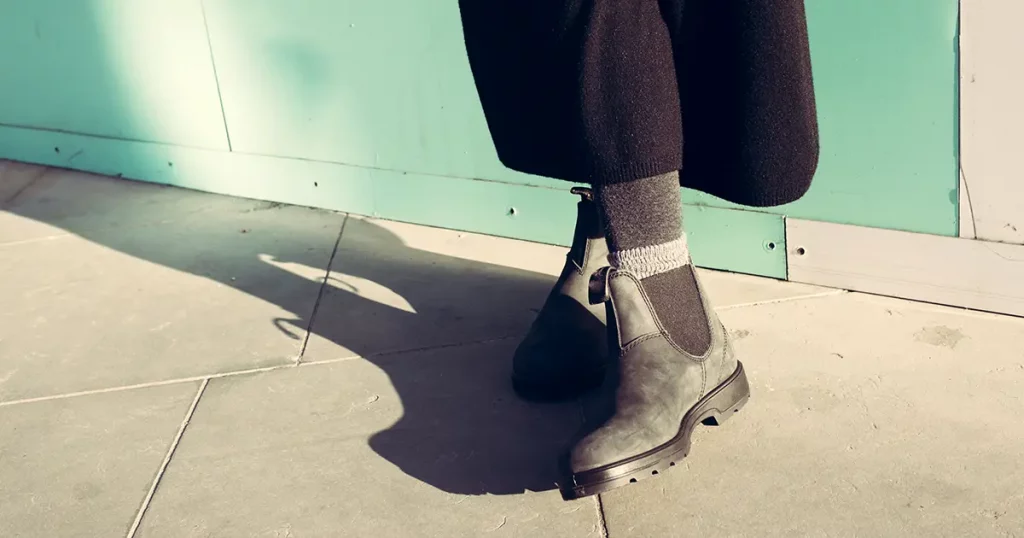 Chelsea boots classic black leather rubber sole