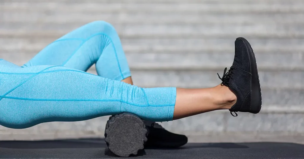 foam roller fascia training on legs